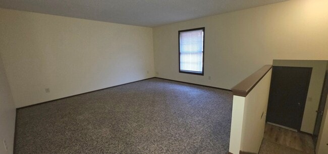 Building Photo - 3 Bedroom 2 Bath with Garage! South by Bat...