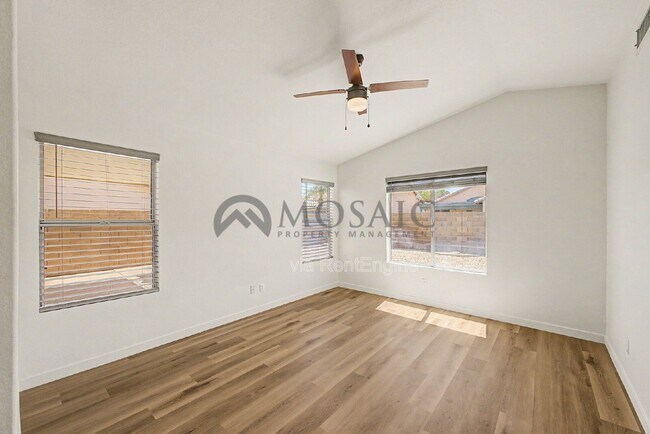 Building Photo - 1271 W Gail Dr