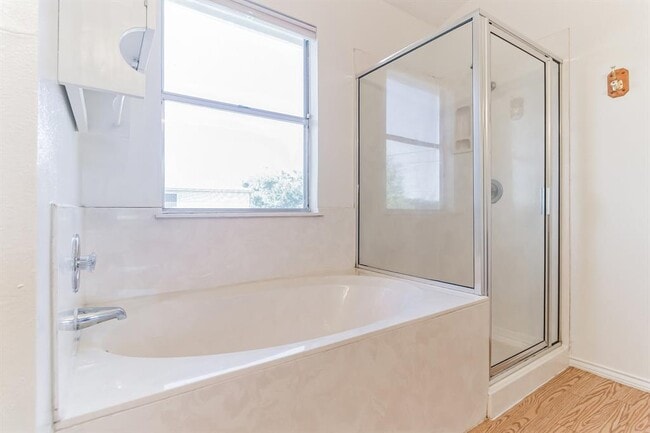 Building Photo - 7801 Callbram Ln