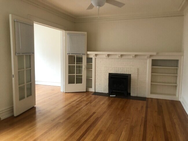 Building Photo - 1126 W Pratt Blvd