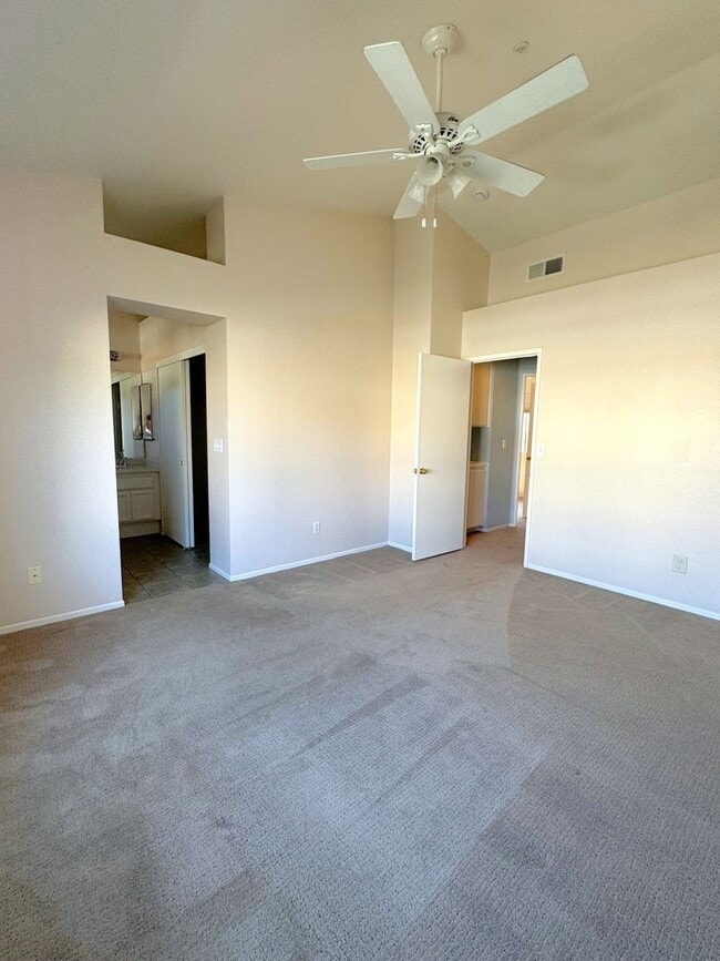 Building Photo - Beautifully Upgraded 2 Bed / 2.5 Bath Townhome in Tristan Community – Rancho San Diego