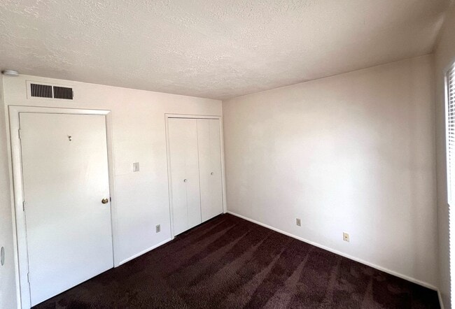 Building Photo - Near Academy Hills Park, Great NE Location...