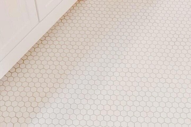 Building Photo - 65 Vanderhorst St