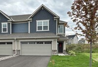 Building Photo - 2154 Tyrone Dr