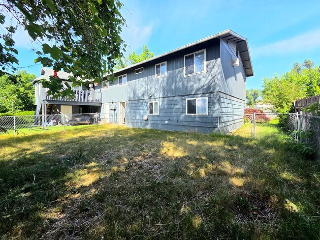 Building Photo - 112 Ridgemont Dr