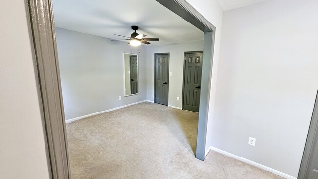 Building Photo - 4502 King Edward Ct