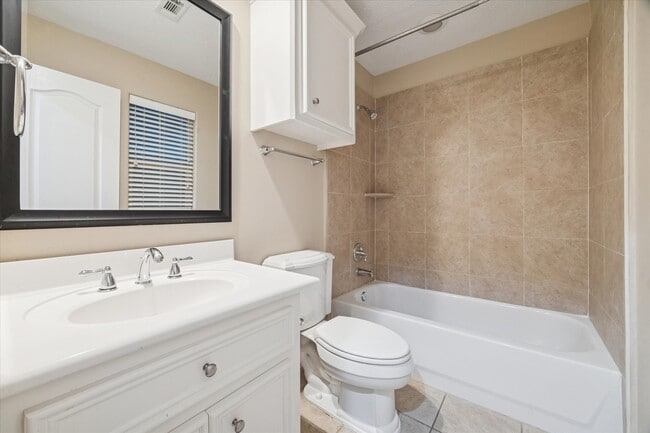 Building Photo - 5706 Blossom St