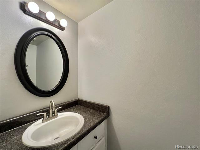 Building Photo - 652 Longfellow Ln