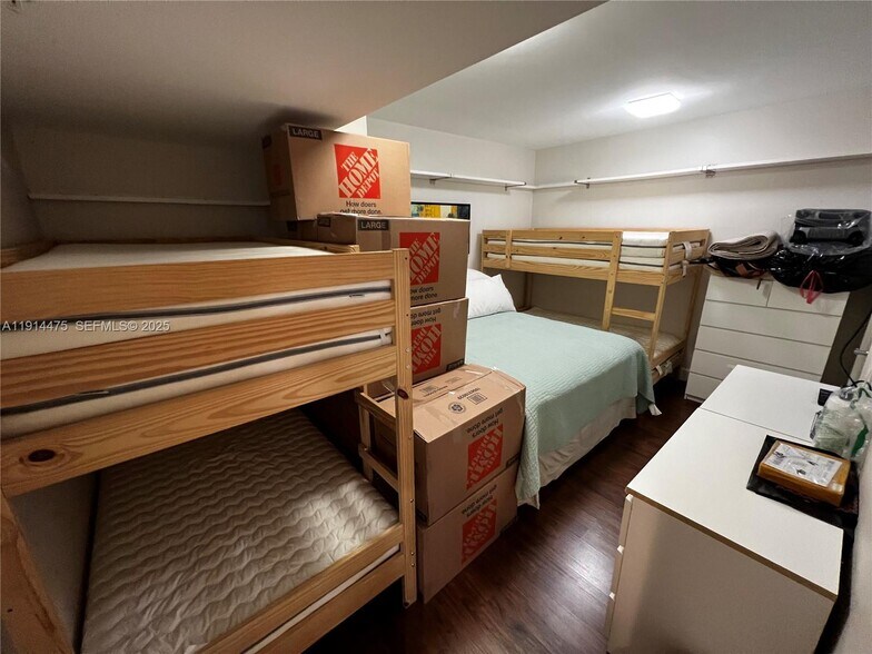 Building Photo - 19707 Turnberry Way