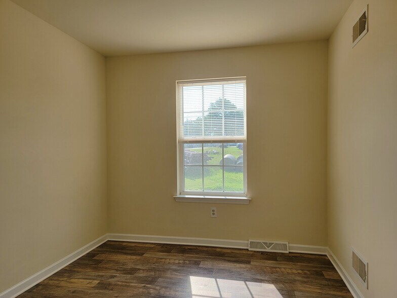 Building Photo - 118 Park Place Cir