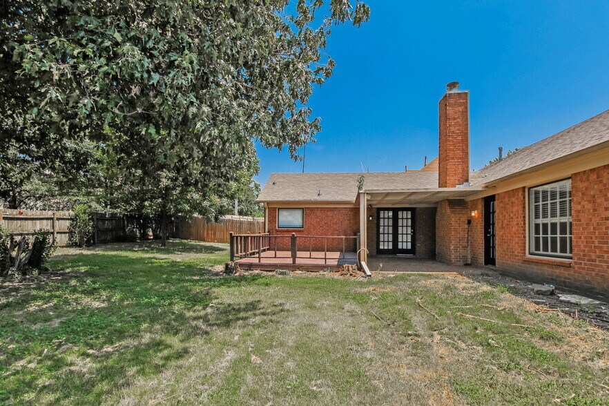 Building Photo - 8650 Oak Trail Ln