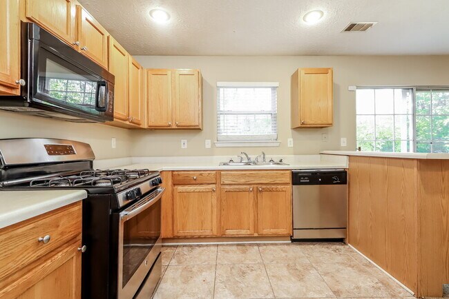 Building Photo - 1130 Eatonton Way