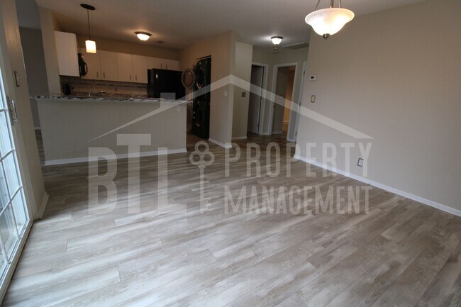 Building Photo - Beautiful 3BR Home in The Highlands Subdivision