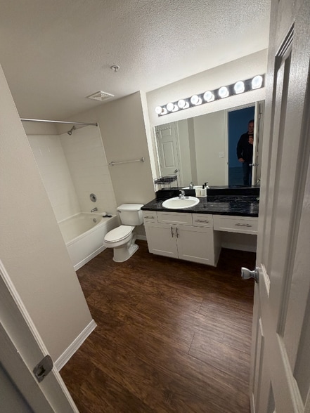 Building Photo - 200 SW 117th Terrace