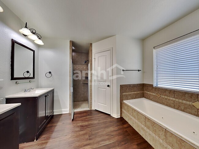 Building Photo - 101 Westend Ln