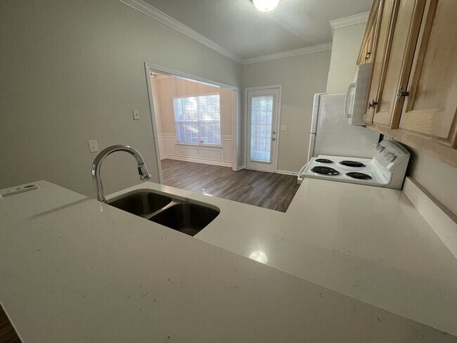 Building Photo - 284 Meigs Dr