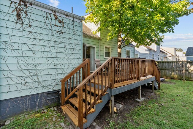 Building Photo - Furnished 4 bedroom Near NOB