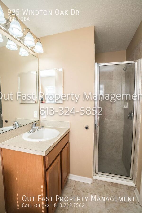 Building Photo - 925 Windton Oak Dr