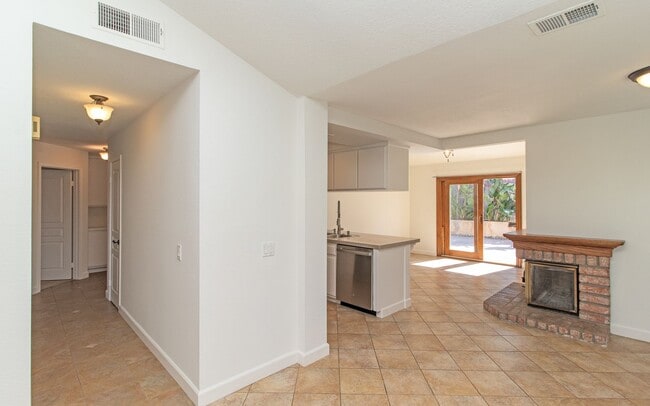 Building Photo - Single Story Home on Corner Lot in San Mar...