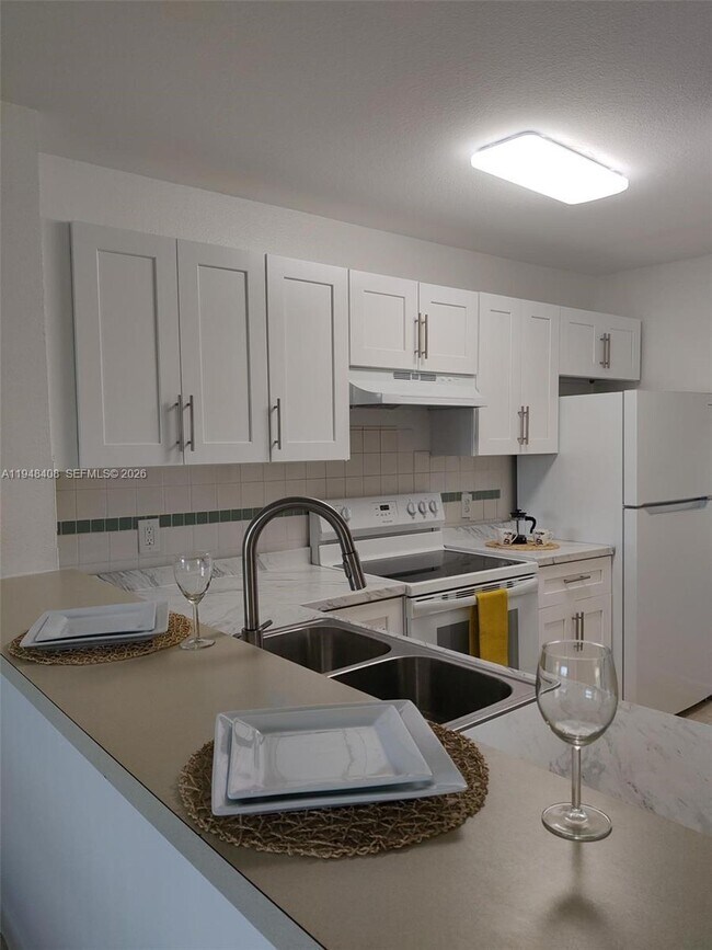 Building Photo - 1740 Palm Cove Blvd