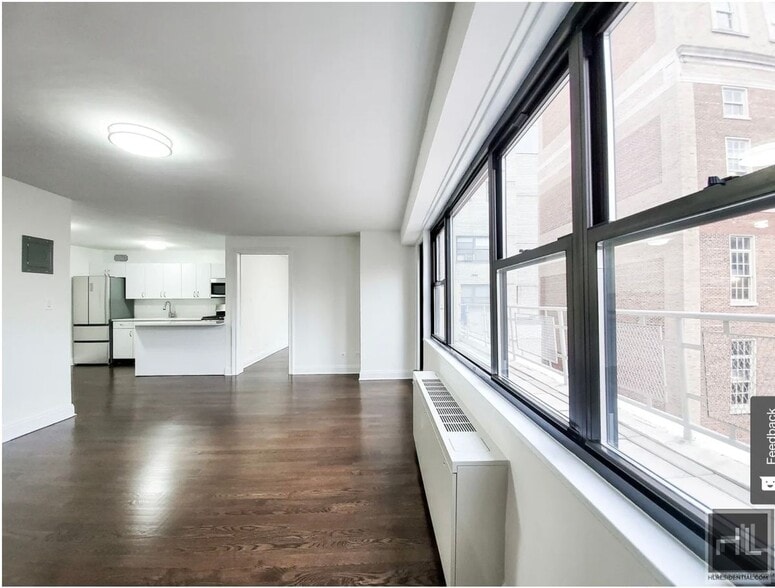 Building Photo - E 16 ST