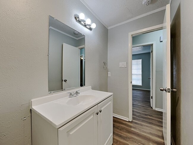 Building Photo - Newly Renovated Single Family Home | 3 BR/1.5BA | 1-Car Covered Parking | Gated backyard