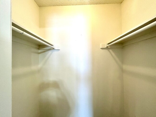 Building Photo - Elkins! 3 bed 2 bath with a huge fenced back yard