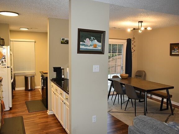 Building Photo - 2321 Oldenburg Dr