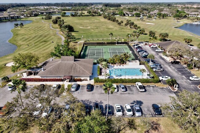 Building Photo - 18 Plantation Dr