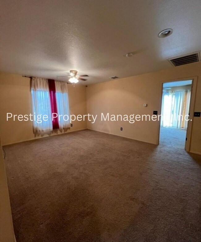 Building Photo - Large Sahuarita home in a cul-de-sac!