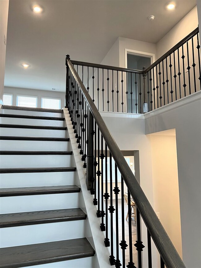 Building Photo - 1011 Alta Vis Ln