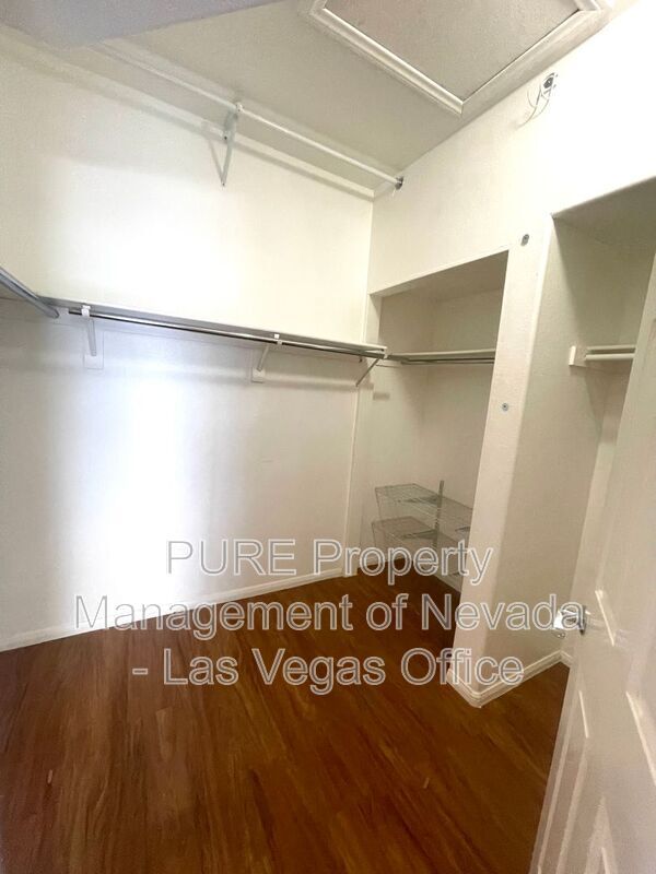 Building Photo - 9341 Lugo St