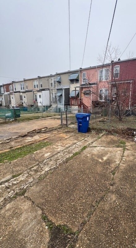 Building Photo - 2843 W Garrison Ave