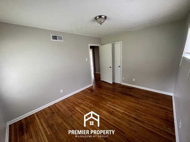 Building Photo - Charming 3BR/2BA in 38118 | Hardwood Floors, Formal Dining & Fenced Yard