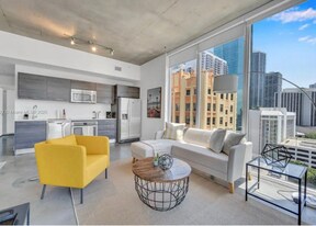 Building Photo - 151 SE 1st Ave