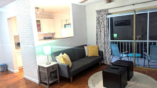 Building Photo - 20400 NW 7th Ave