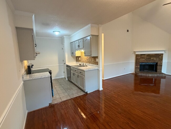 Building Photo - 6893 Snyder Rd