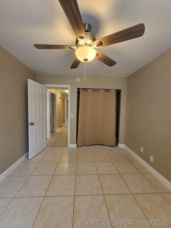 Building Photo - 4876 Orleans Ct