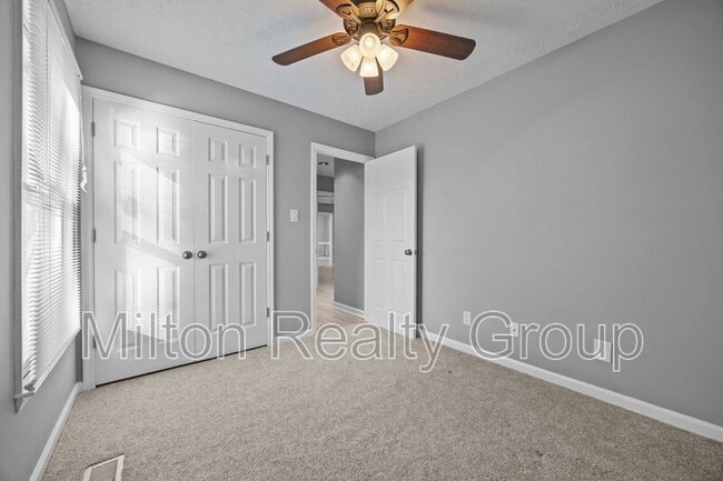 Building Photo - 4320 Falls Dr