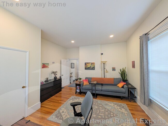 Building Photo - 19 Cameron Ave