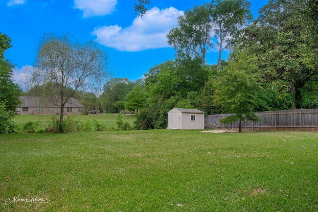 Building Photo - 7440 Camelback Dr