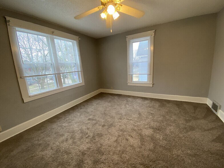 Building Photo - 416 8th St