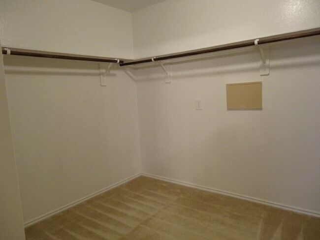 Building Photo - 4418 Windmill Run Dr