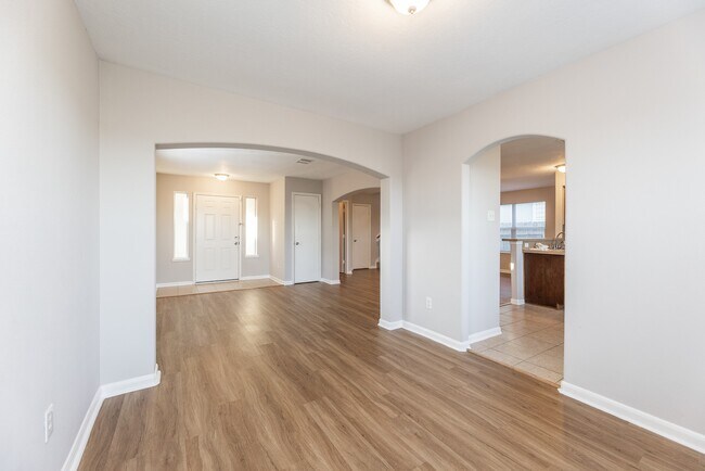 Building Photo - 1006 Vernage Rd
