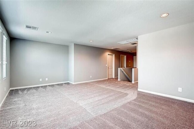 Building Photo - Beautiful 3 Bedroom Home For Rent