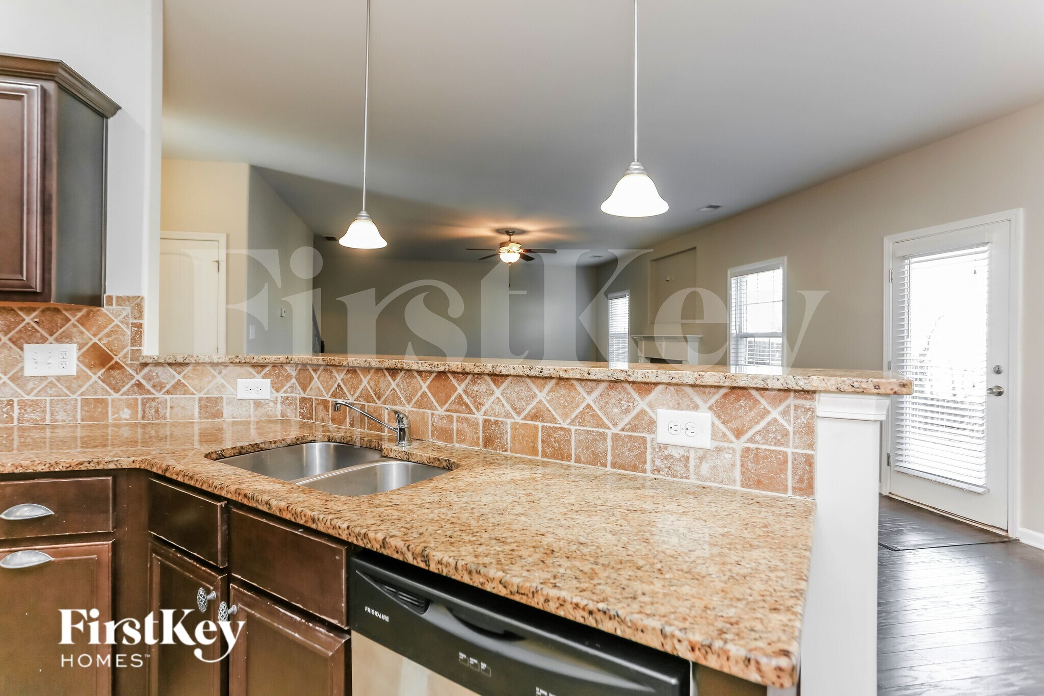 Building Photo - 7 Abington Ln