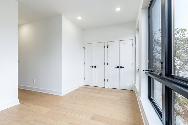 Building Photo - 807 N 17th St