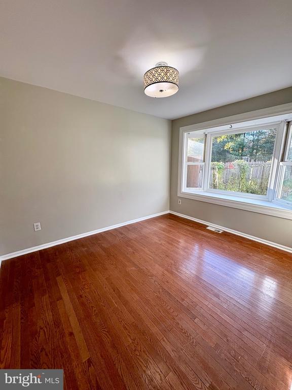 Building Photo - 106 Sunset Way