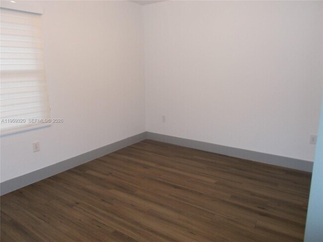 Building Photo - 701 SW 141st Ave