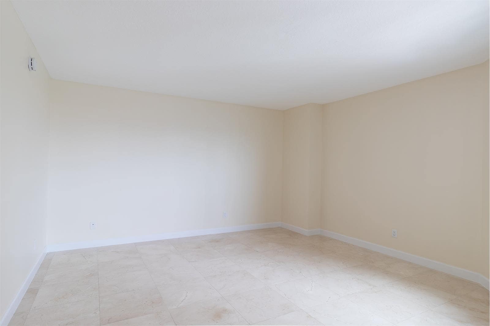 Building Photo - 335 S Biscayne Blvd